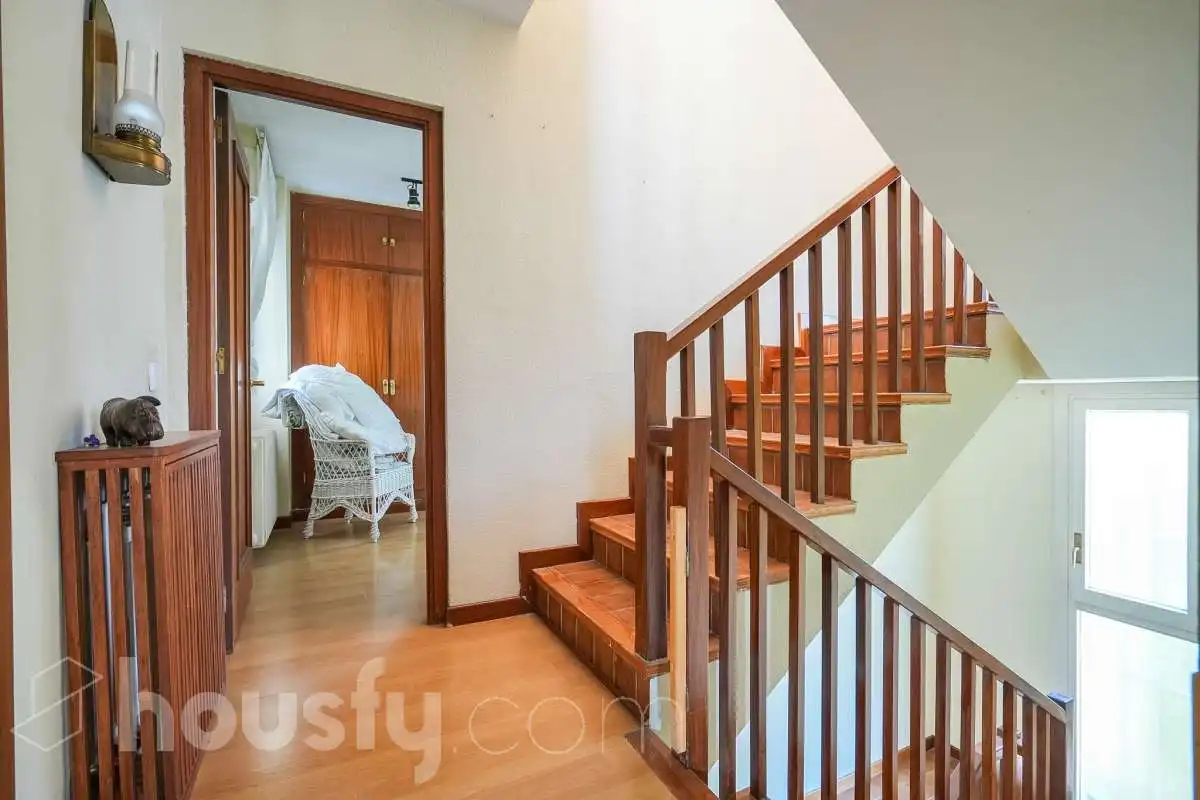 Houses for sale in Madrid  with Air Conditioner, Heating and Private garden