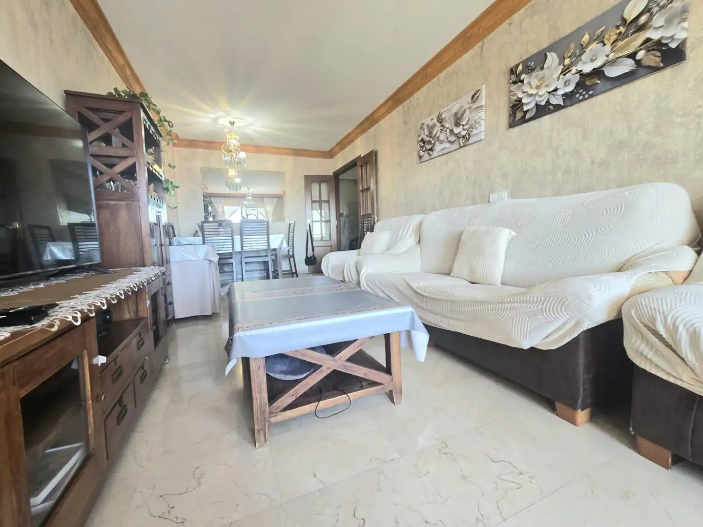 Sala d'estar de Pis en venda en Mijas amb Aire condicionat, Jardí privat i Terrassa