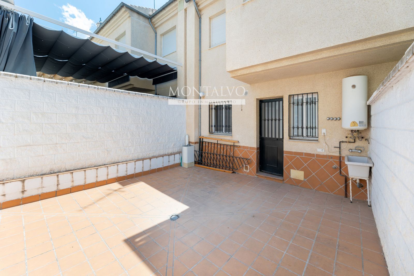 Casa adosada en venda a Comares, 12, Atarfe