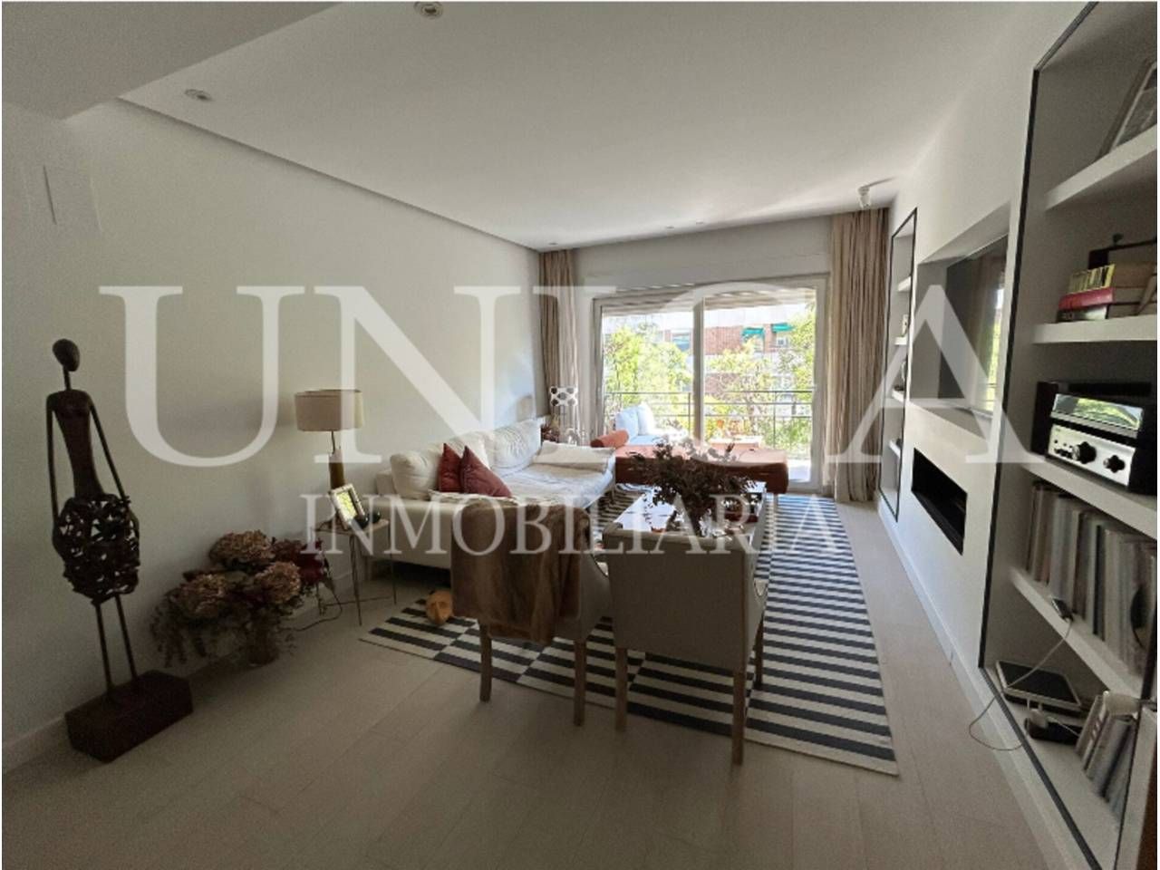 Sala d'estar de Pis en venda en  Madrid Capital amb Aire condicionat, Calefacció i Terrassa