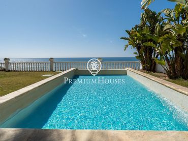 Casa con piscina en venta en Centre Vila
