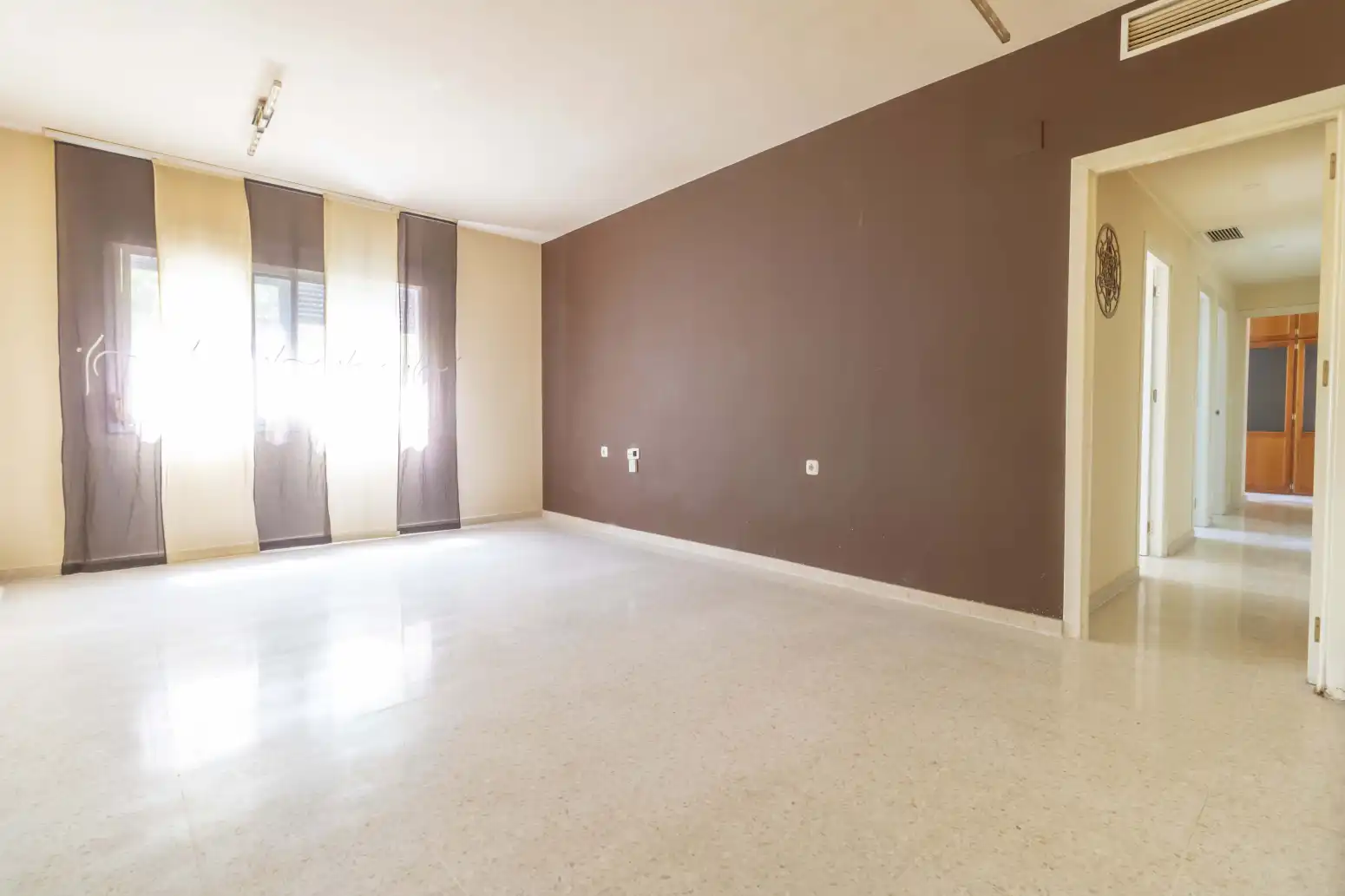 Living room of Flat for sale in Sevilla  with Air Conditioner and Storage room