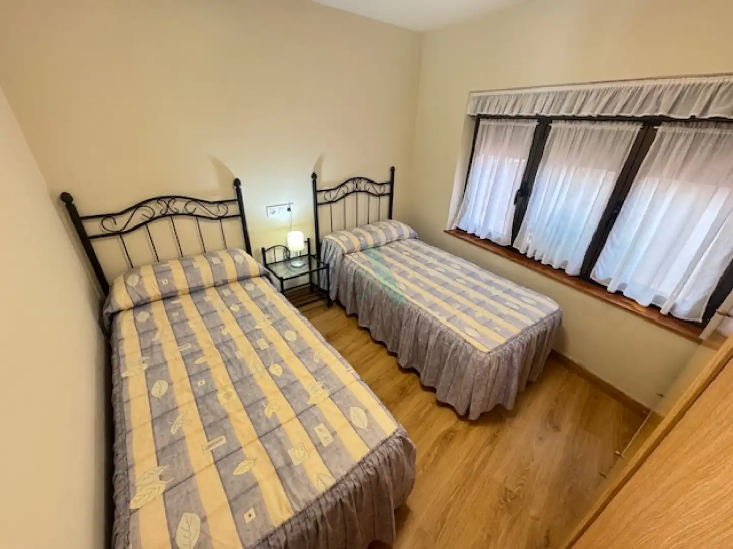 Dormitori de Casa o xalet en venda en Llanes amb Jardí privat