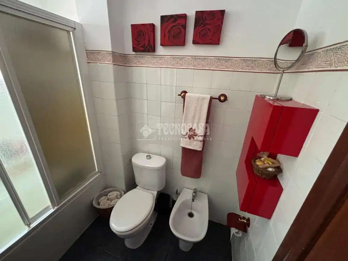 Bathroom of Flat for sale in Málaga  with Air Conditioner and Furnished