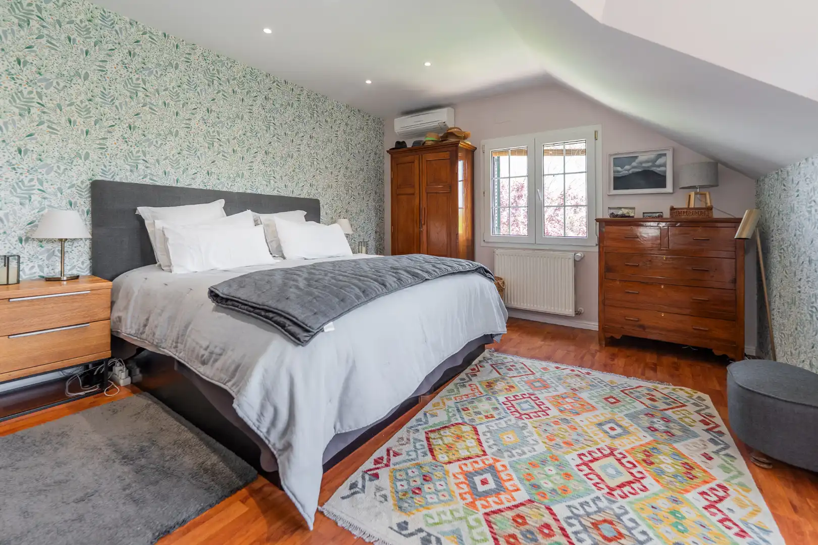 Bedroom of Houses for sale in Madrid  with Air Conditioner, Private garden and Swimming Pool
