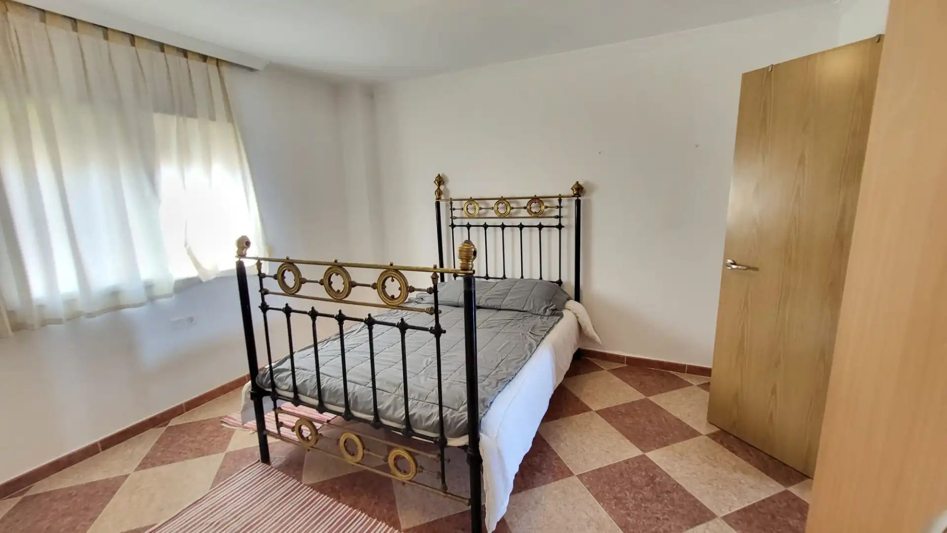 Dormitori de Casa adosada en venda en Rincón de la Victoria amb Terrassa, Traster i Moblat