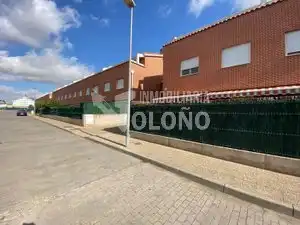 Vista exterior de Dúplex en venta en Castañares de Rioja con Calefacción, Terraza y Trastero