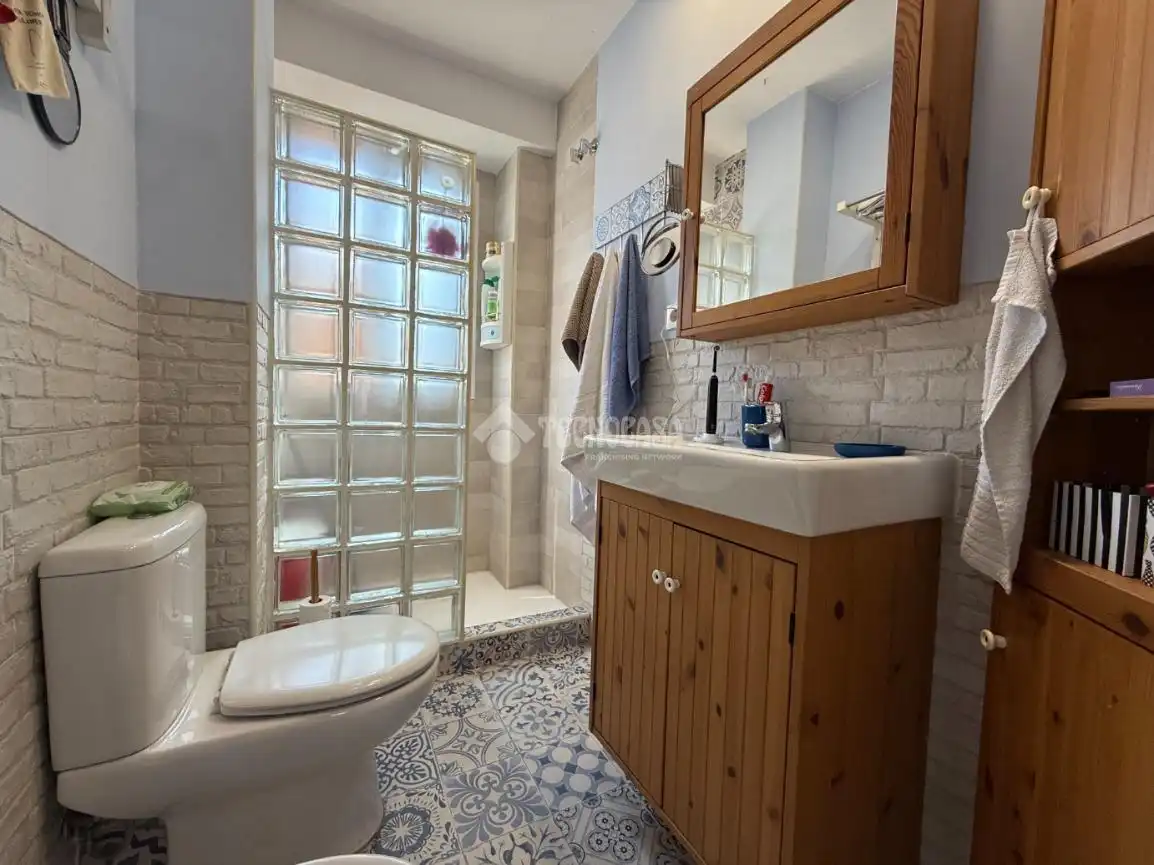Baño de Piso en venta en Valencia con Aire acondicionado