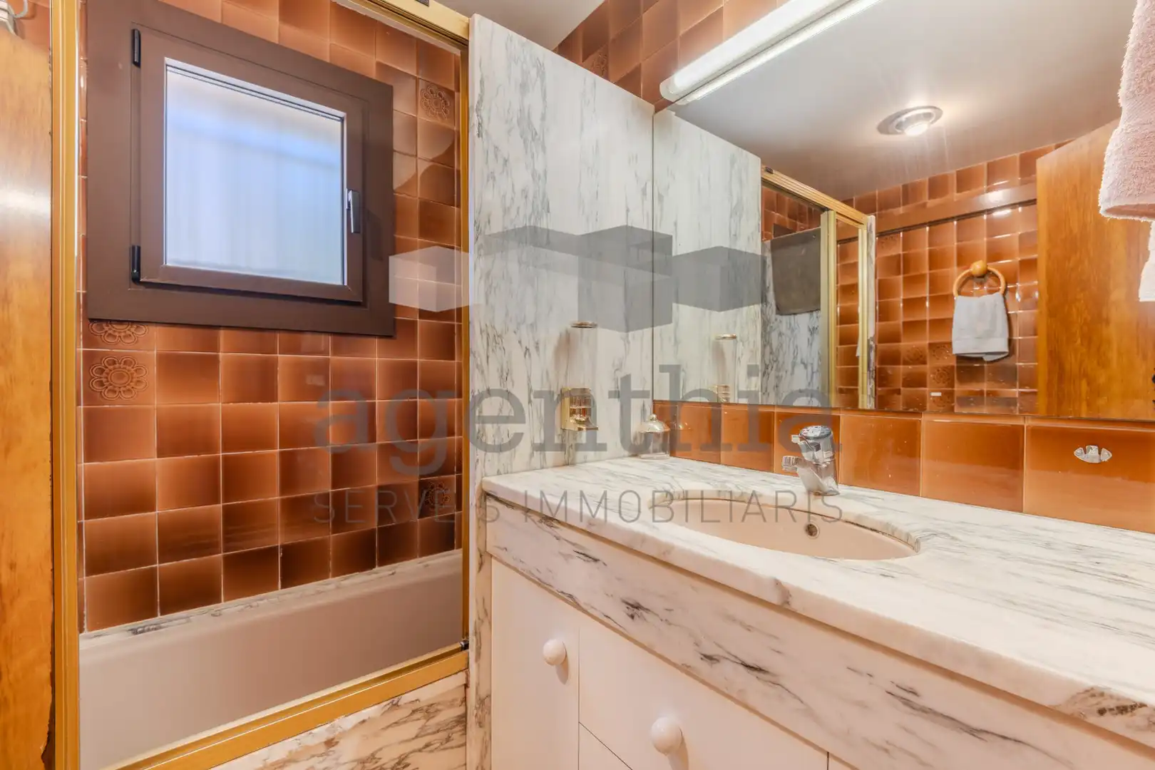 Bathroom of Houses for sale in Quart  with Air Conditioner, Heating and Terrace