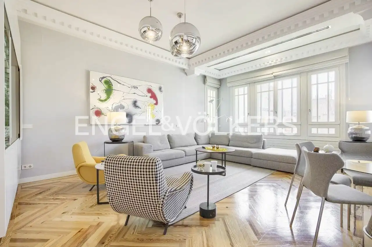 Living room of Flat for rent in  Madrid Capital  with Air Conditioner, Heating and Private garden