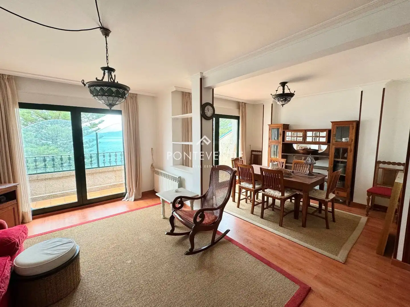 Esszimmer von Maisonette zum Verkauf in Bueu mit Klimaanlage, Heizung und Terrasse