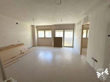 Piso con ascensor en venta en Calle MONTEJURRA