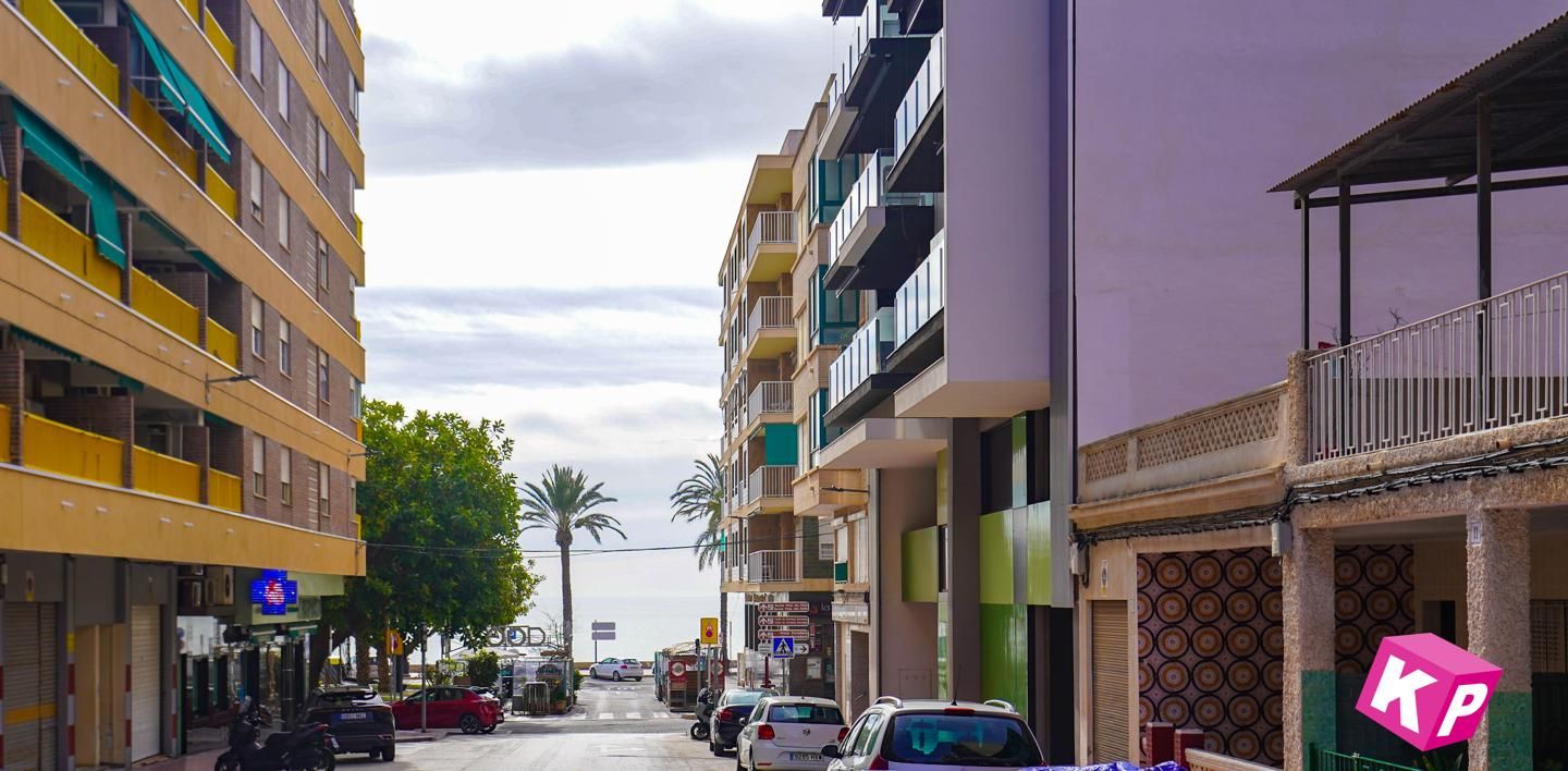 Vista exterior de Planta baixa en venda en Santa Pola amb Aire condicionat i Traster