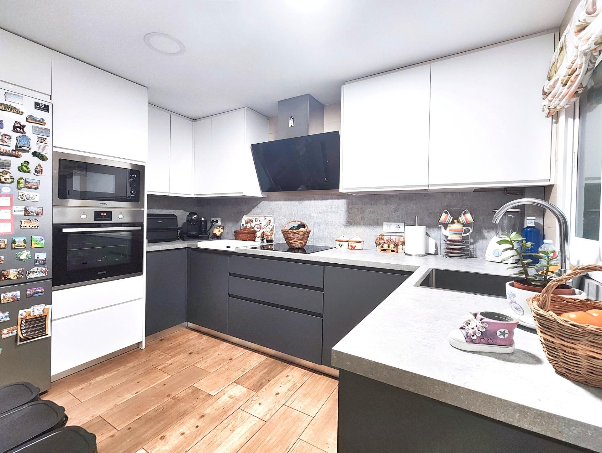 Cocina de Piso en venta en Puertollano con Aire acondicionado, Parquet y Amueblado