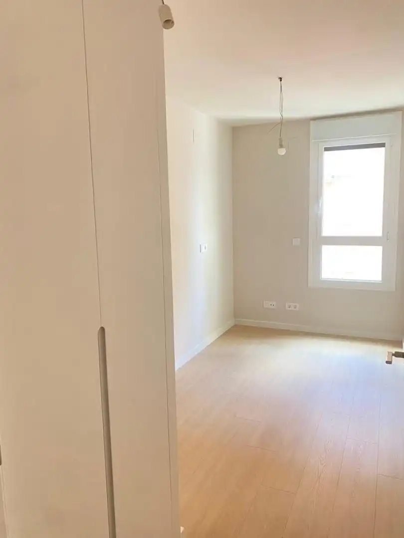 Habitación de Piso de alquiler en Valencia con Aire acondicionado, Jardín privado y Parquet