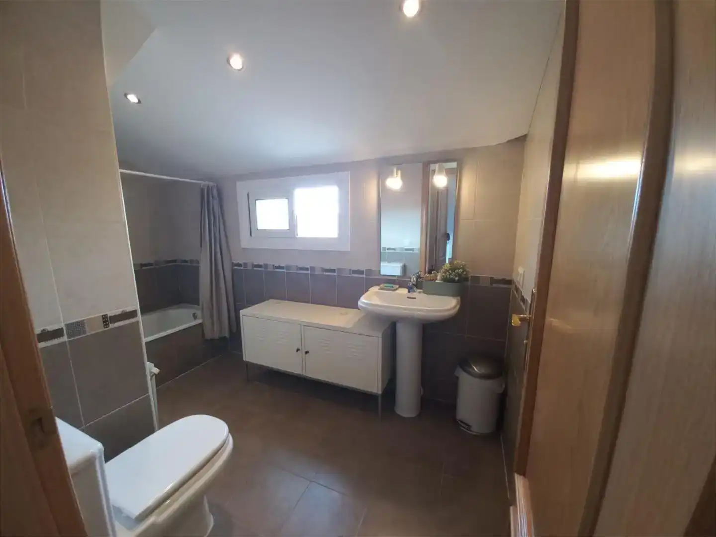 Baño de Dúplex en venta en Trespaderne con Parquet, Trastero y Amueblado