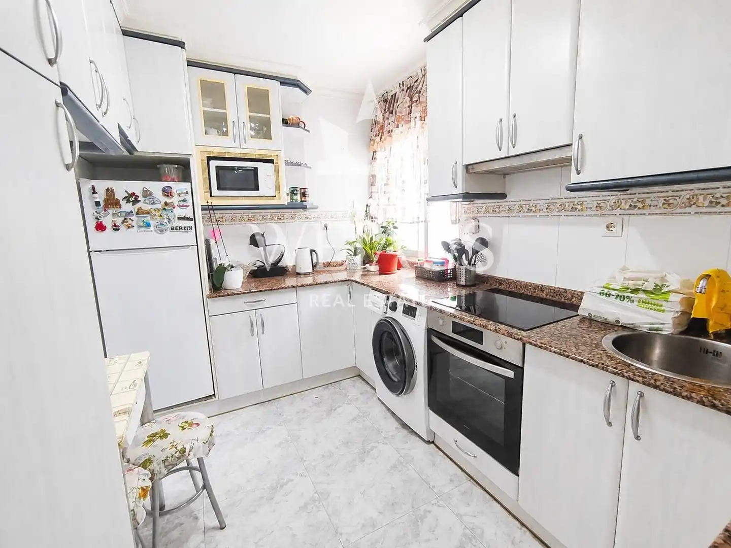 Cocina de Piso en venta en Santander con Calefacción y Amueblado