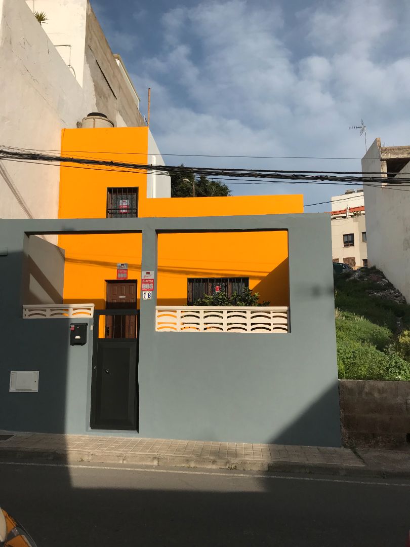 Exterior view of Single-family semi-detached for sale in  Madrid Capital  with Terrace