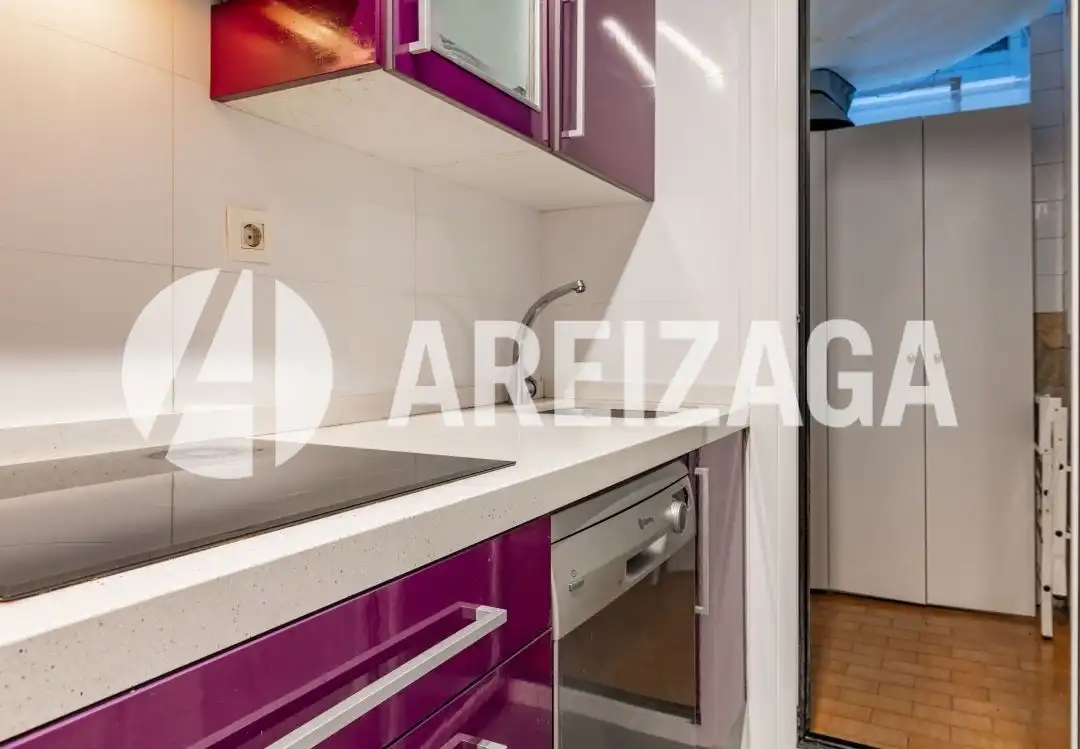 Cocina de Piso en venta en Donostia - San Sebastián  con Calefacción, Terraza y Balcón
