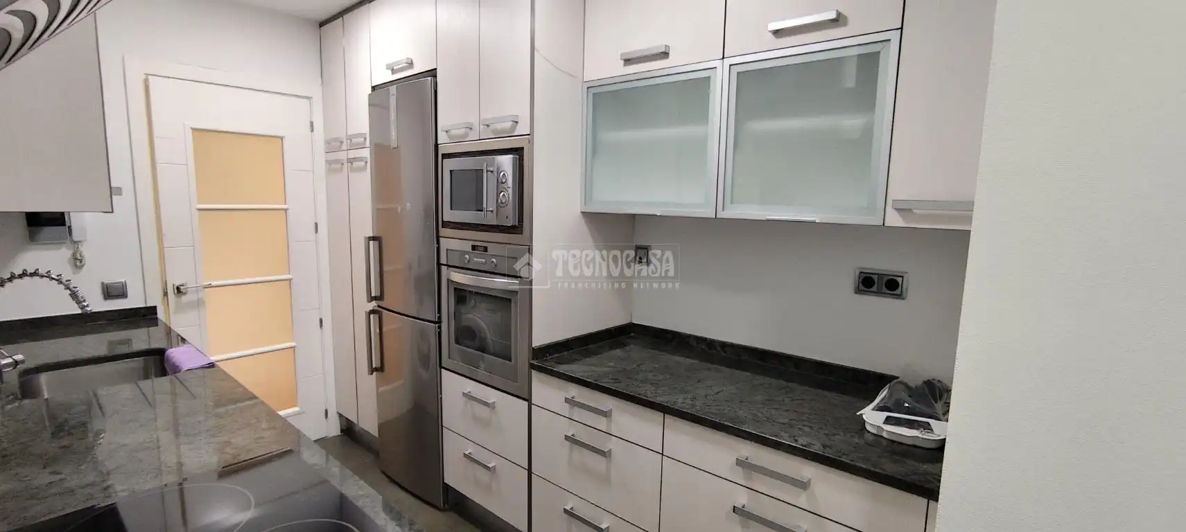 Cocina de Piso en venta en Madrid con Balcón