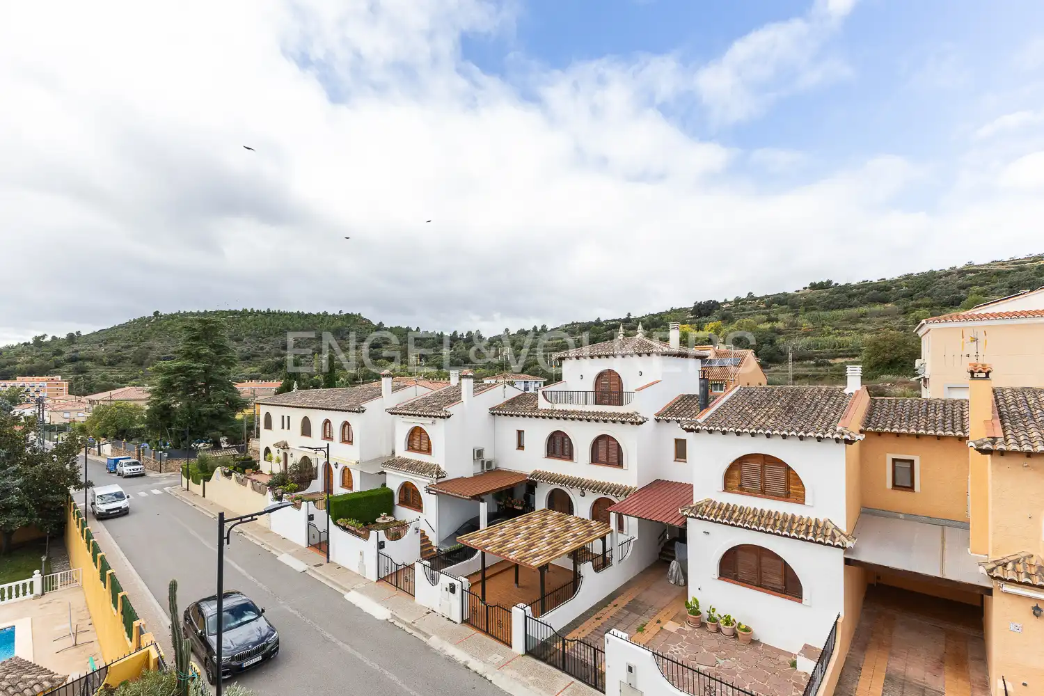 Vista exterior de Casa adosada en venta en Viver con Calefacción, Terraza y Amueblado