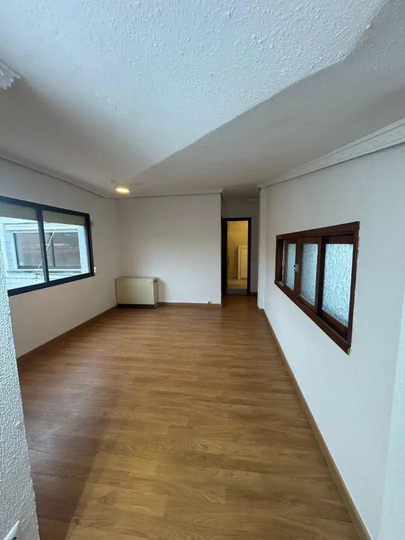 Appartement avec ascenseur à louer à Calle Gascona 26