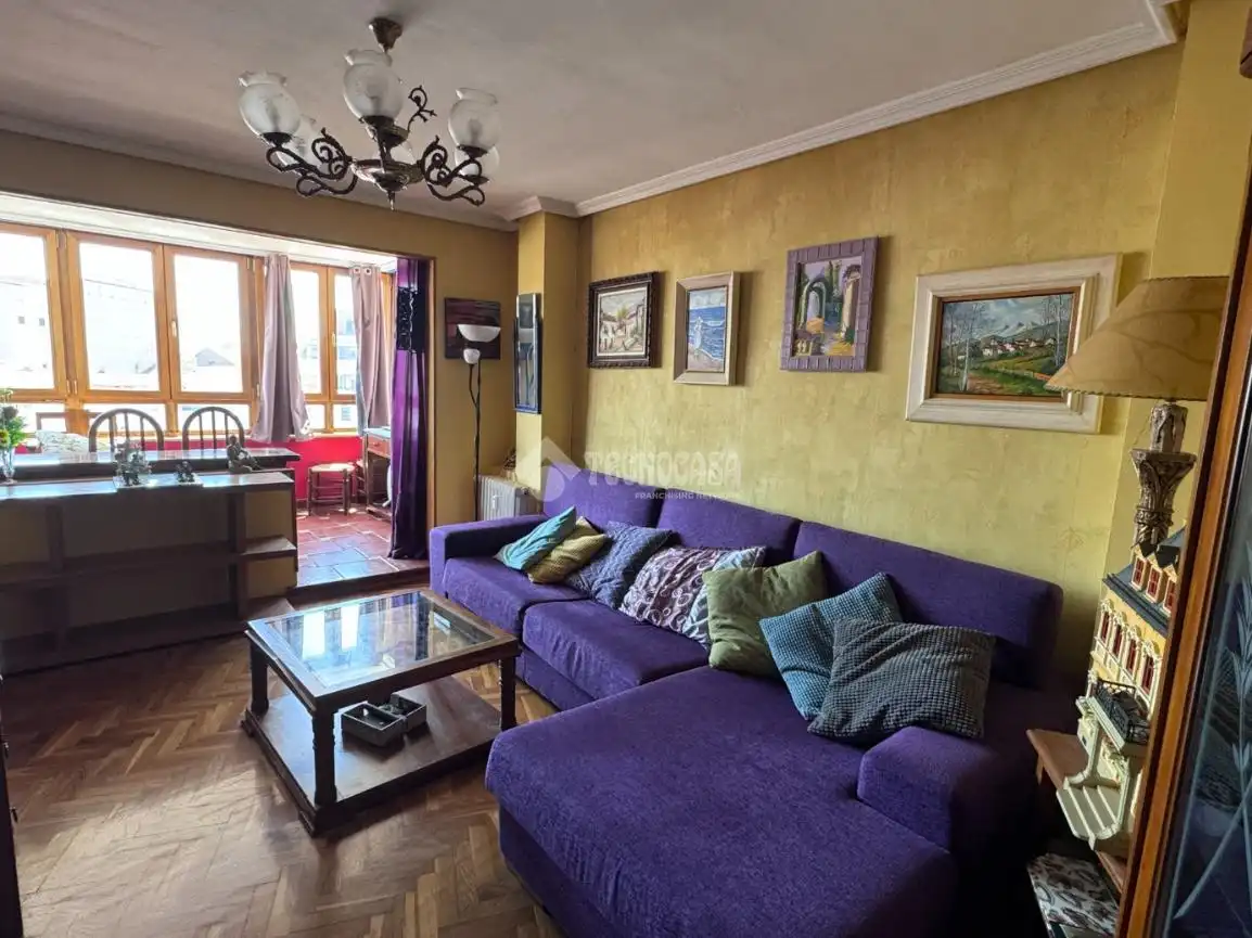 Sala de estar de Piso en venta en León Capital  con Calefacción y Parquet