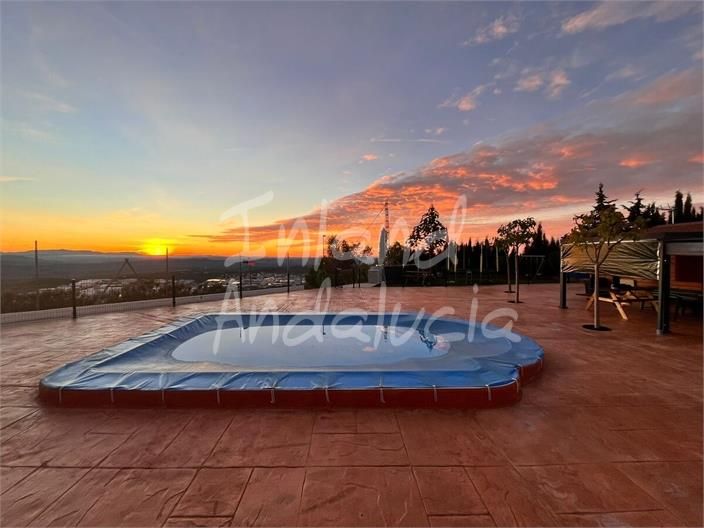 Swimming pool of House or chalet for sale in Martos  with Air Conditioner, Swimming Pool and Internet