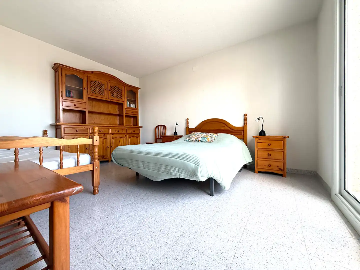 Schlafzimmer von Einfamilien-Reihenhaus zum Verkauf in Cambrils mit Klimaanlage, Heizung und Terrasse