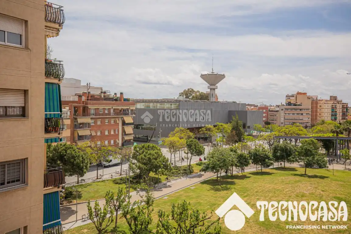 Vista exterior de Pis en venda en El Prat de Llobregat