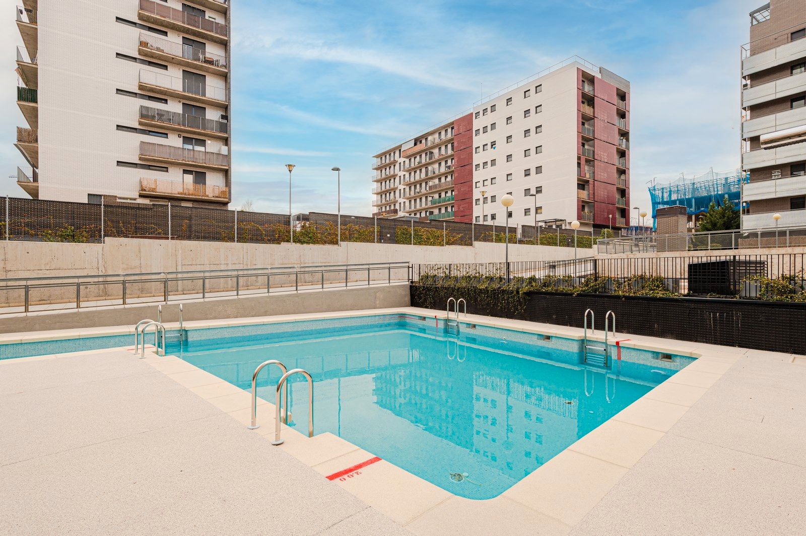 Piscina de Pis en venda en Tres Cantos amb Aire condicionat, Parquet i Traster