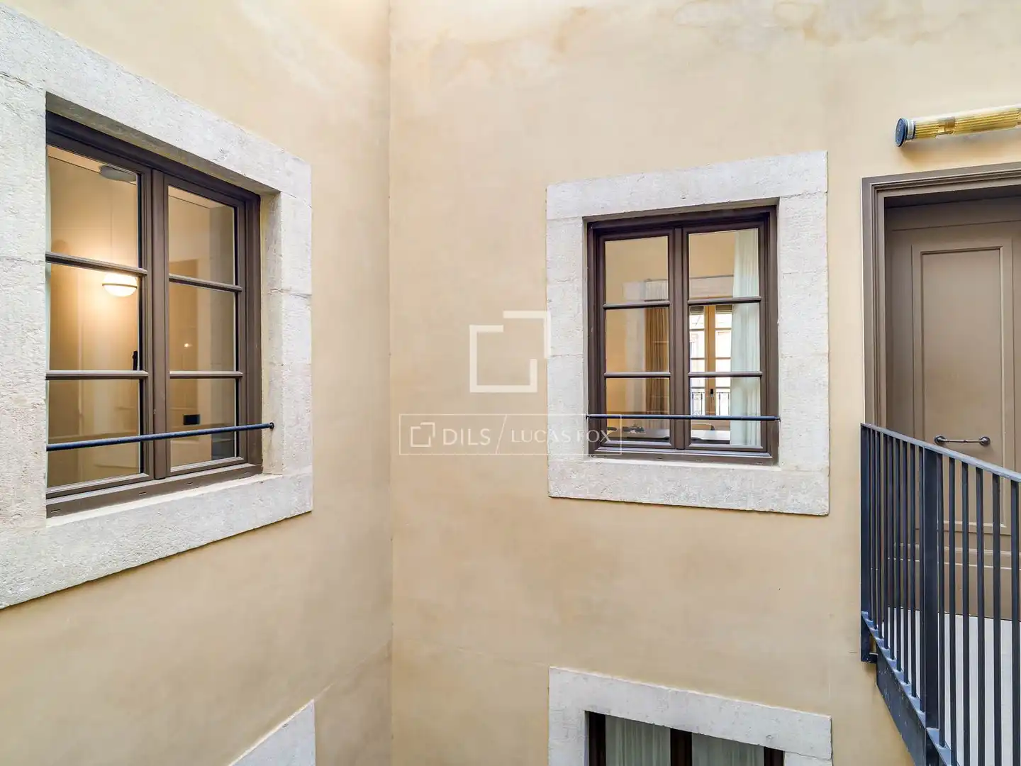 Exterior view of Flat for sale in Barcelona  with Air Conditioner, Heating and Furnished