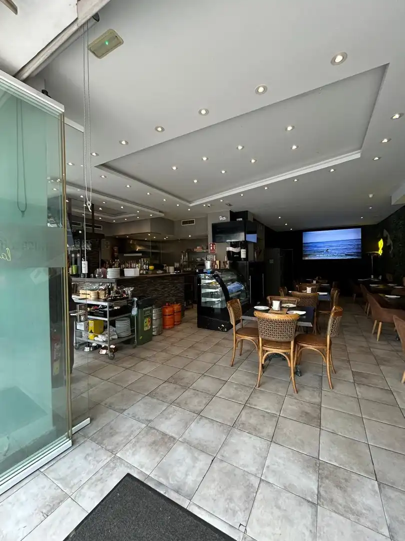 Local comercial en traspàs a Avenida de Arias de Velasco 1, imagen 9