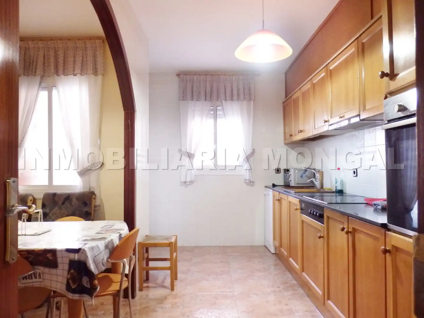 Casa a schiera con terrazza in vendita a Carrer de l'Abat Escarré, imagen 19