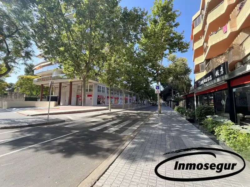 Business premises for sale in Carrer de Barbastre, imagen 6