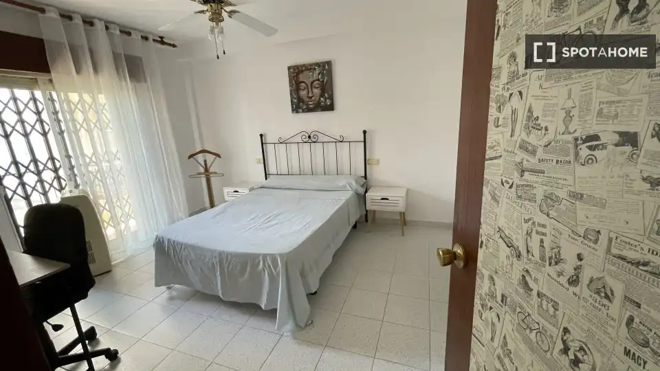 Bedroom of Flat for share in Ciudad Jardín - Tagarete - El Zapillo