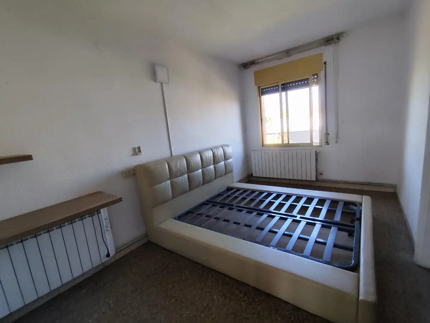 Schlafzimmer von Dachboden zum Verkauf in Sabadell mit Klimaanlage, Heizung und Terrasse