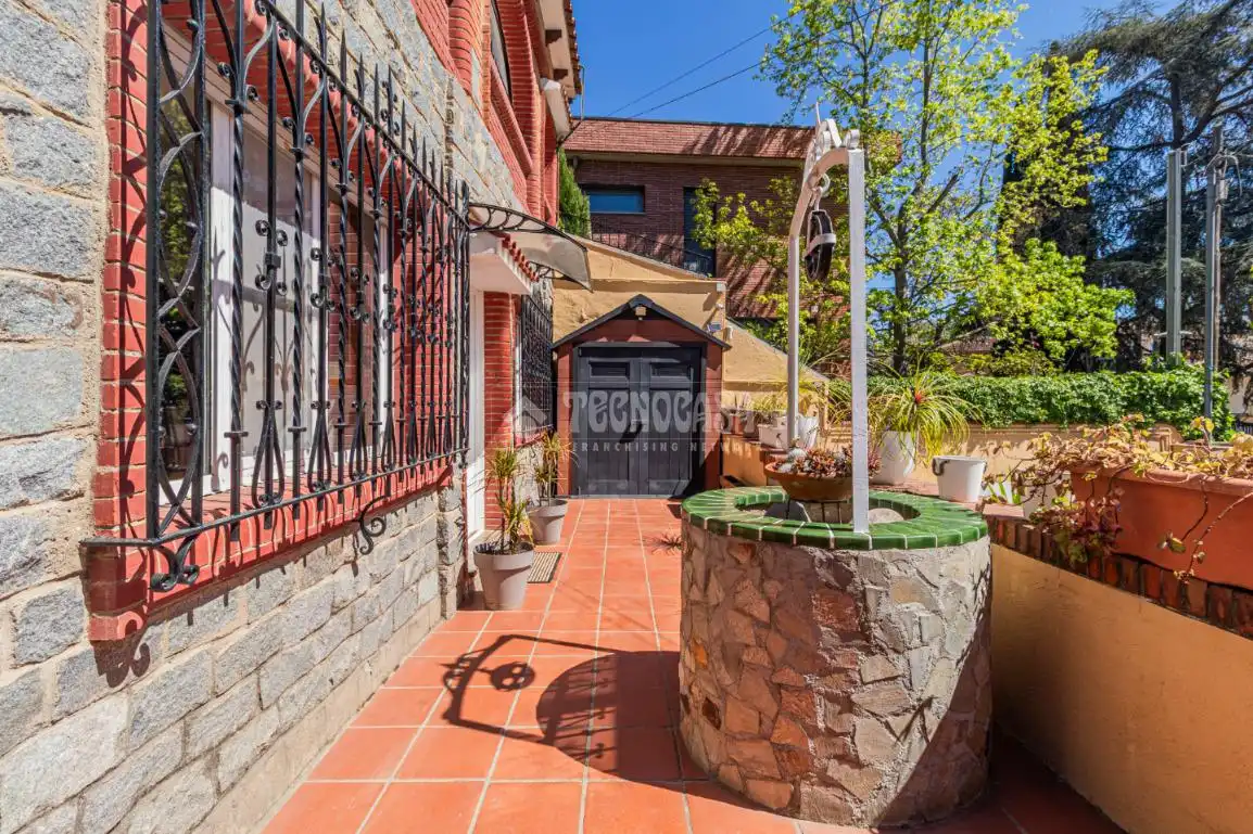 Vista exterior de Casa o chalet en venta en Sant Cugat del Vallès con Aire acondicionado, Calefacción y Trastero