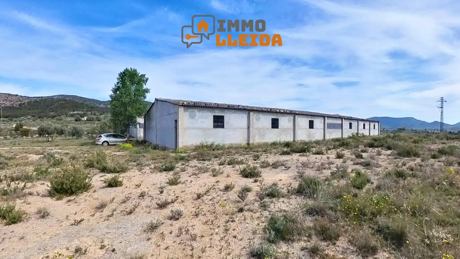 Vista exterior de Nau industrial en venda en Camarasa