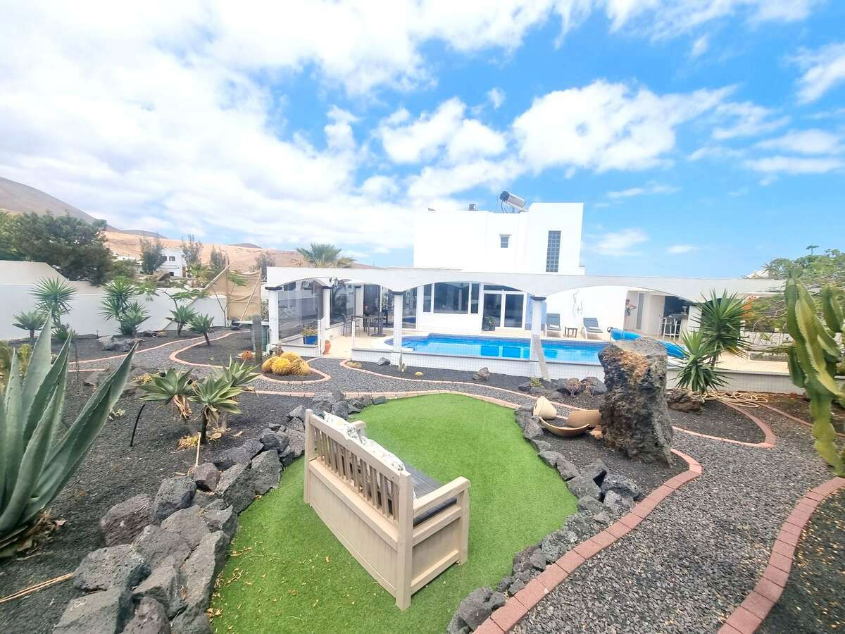 Exterior view of House or chalet for sale in Tías  with Air Conditioner, Private garden and Terrace