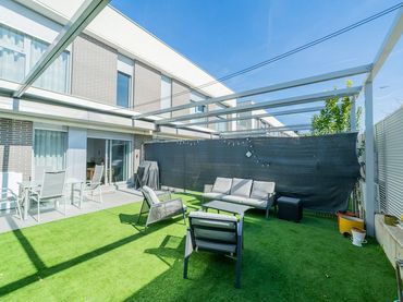Terraced house with pool for sale in fraternidad
