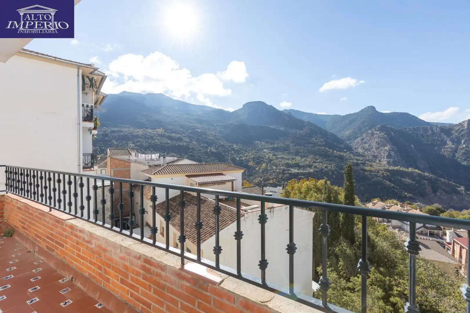 Vista exterior de Piso en venta en Güéjar Sierra con Terraza, Trastero y Balcón