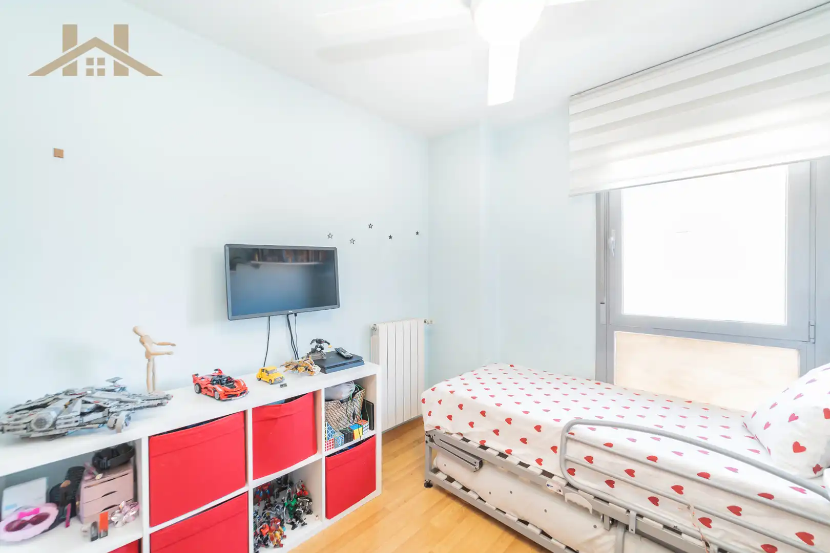 Bedroom of Flat for sale in Fuencarral - El Pardo