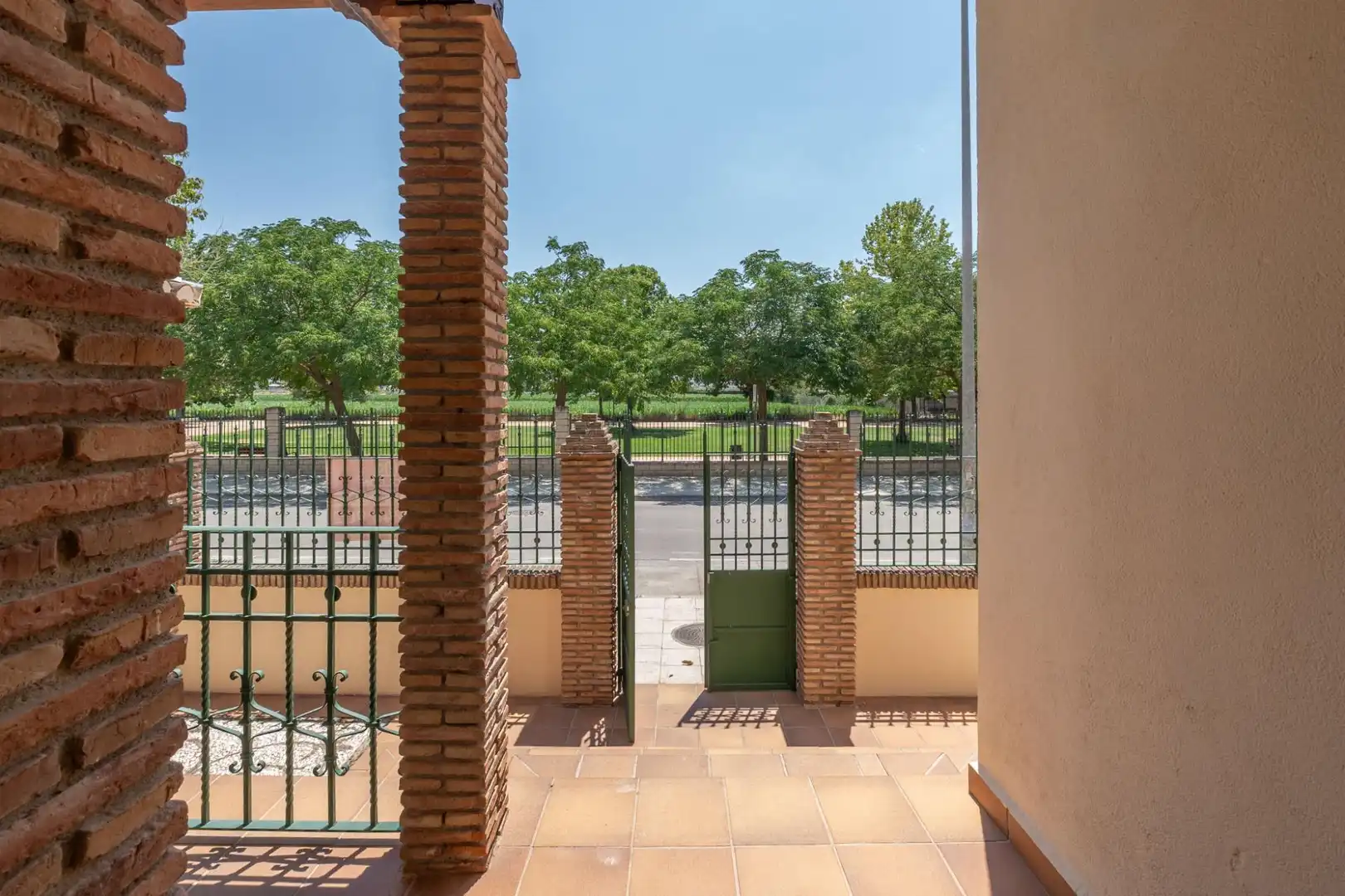 Terrassa de Casa o xalet en venda en Santa Fe amb Aire condicionat, Calefacció i Jardí privat
