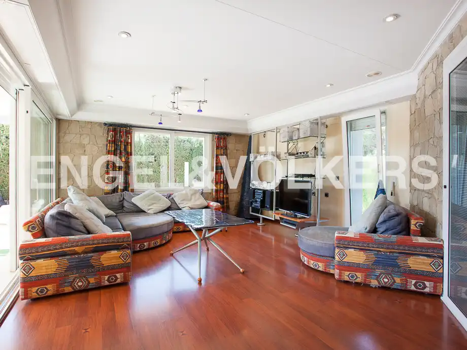 Sala de estar de Casa o chalet en venta en Serra con Calefacción, Jardín privado y Trastero