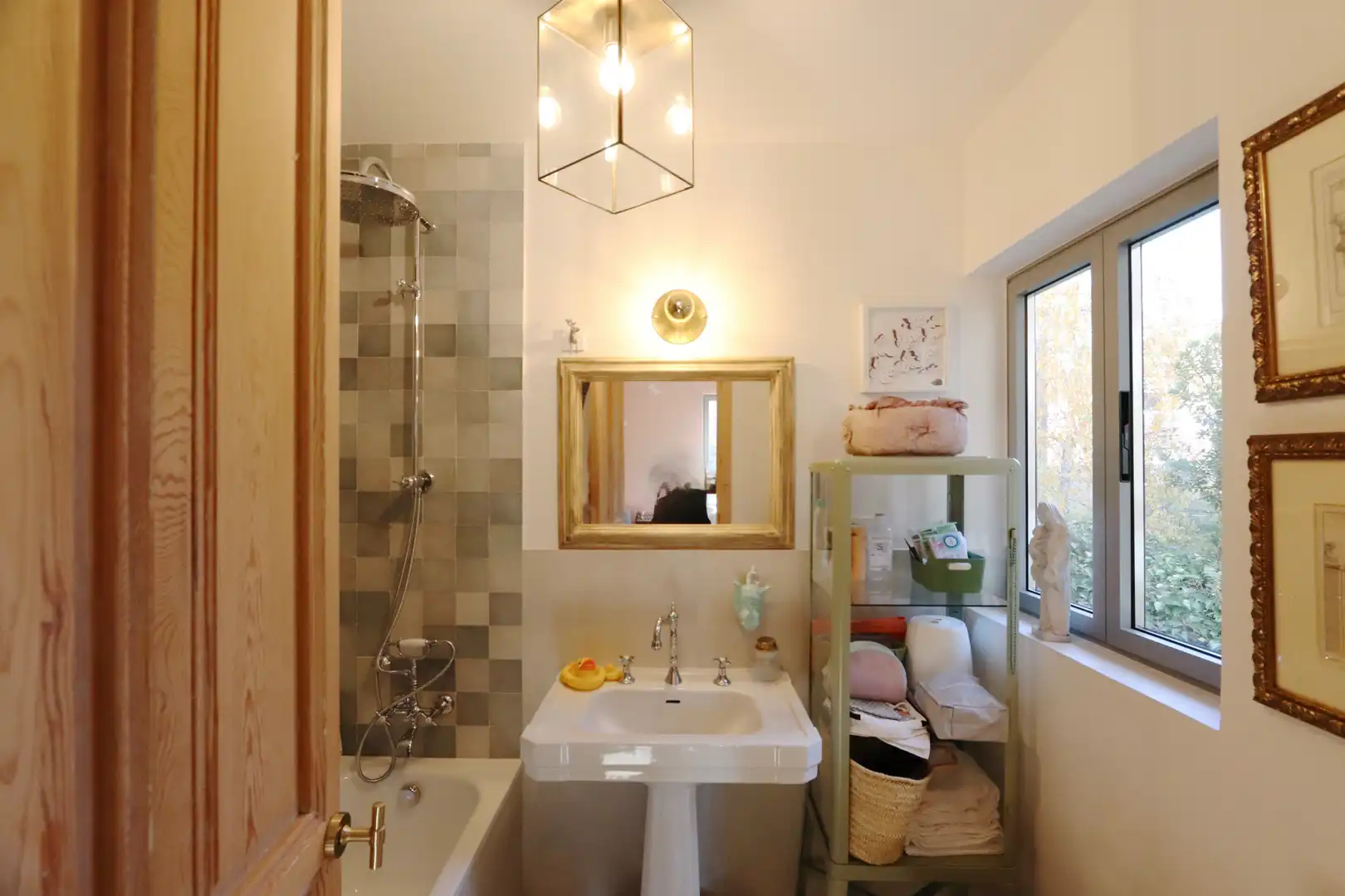 Bathroom of Flat for sale in Madrid  with Air Conditioner, Heating and Terrace