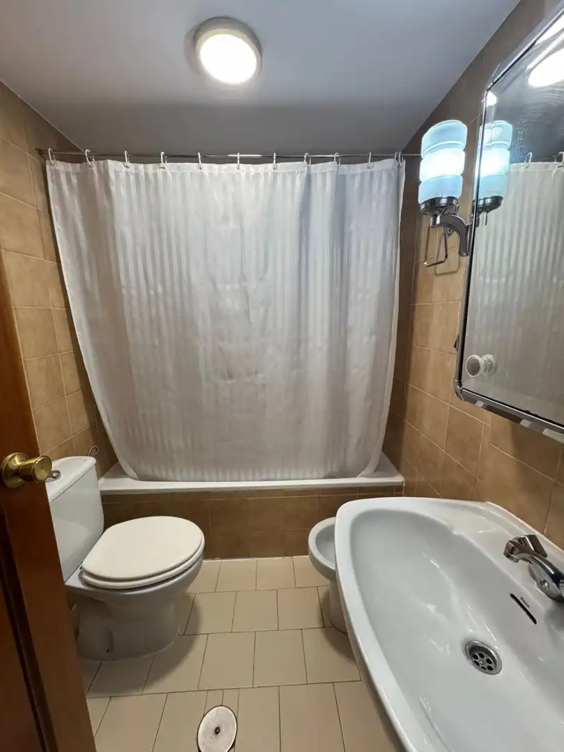 Bathroom of Flat for rent in Toledo  with Air Conditioner, Heating and Parquet flooring