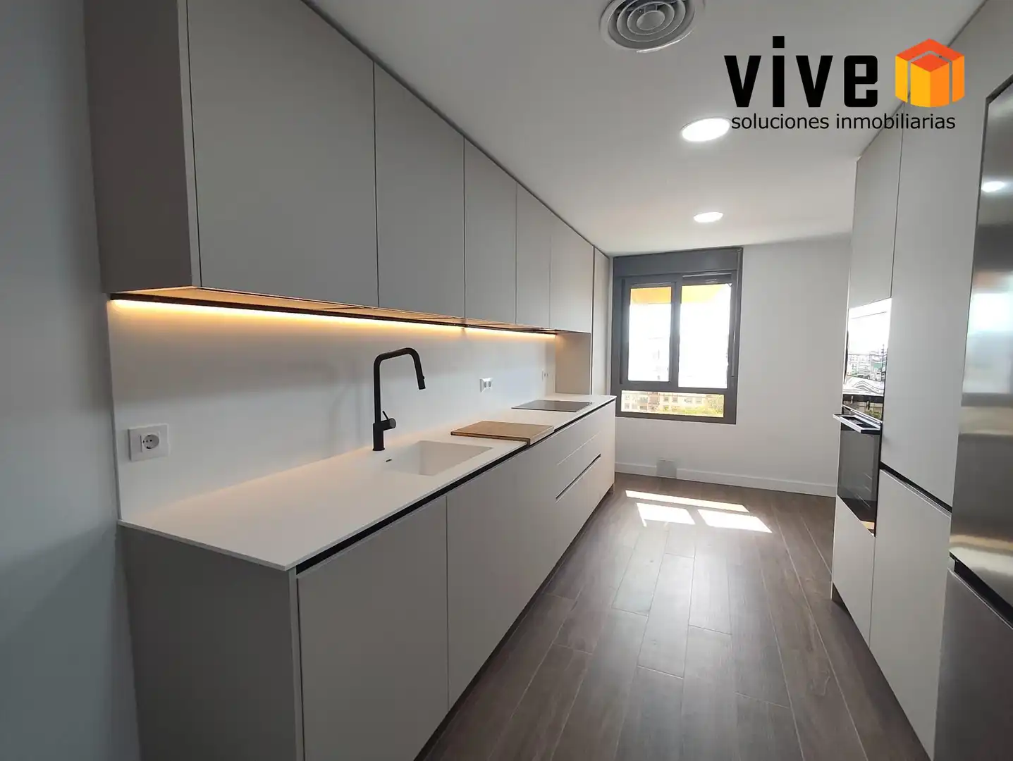 Küche von Wohnung zur Miete in Sevilla mit Privatgarten, Terrasse und Abstellraum