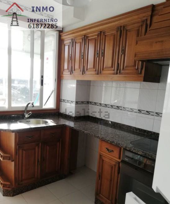 Cuina de Pis de lloguer en Ferrol amb Calefacció, Parquet i Traster