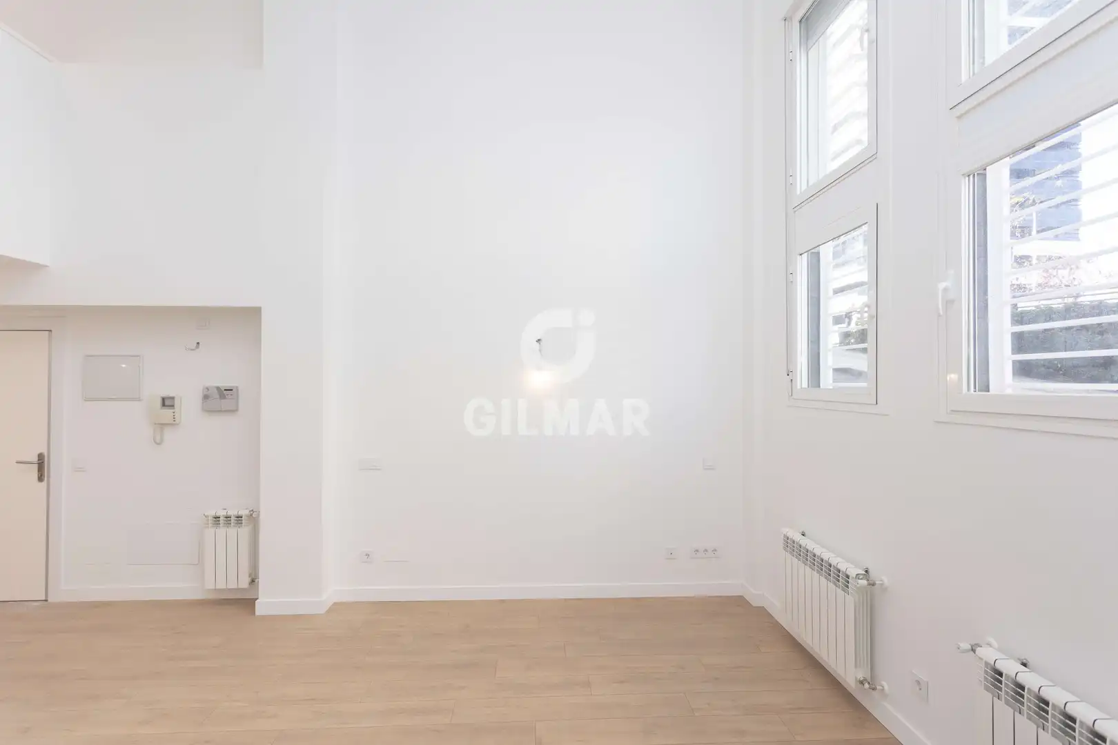 Habitación de Dúplex en venta en Madrid con Calefacción